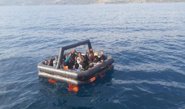 Ayvacık açıklarında 14 kaçak göçmen kurtarıldı