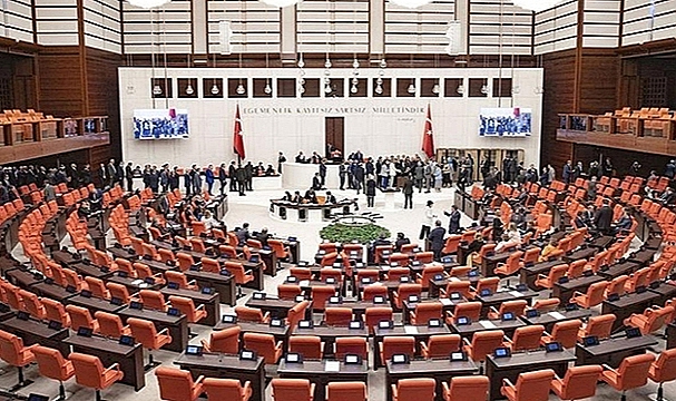MİLYONLARIN BEKLEDİĞİ EYT DÜZENLEMESİ MECLİSTEN GEÇTİ