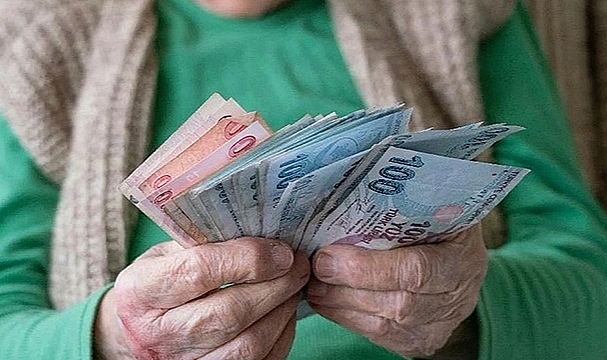 EMEKLİLERİN BAYRAM İKRAMİYELERİ 14-19 NİSAN'DA ÖDENECEK