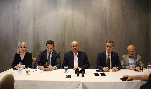 “TÜRK MİLLETİ, LİDERİNİ YURT DIŞINDA ARAMAZ”