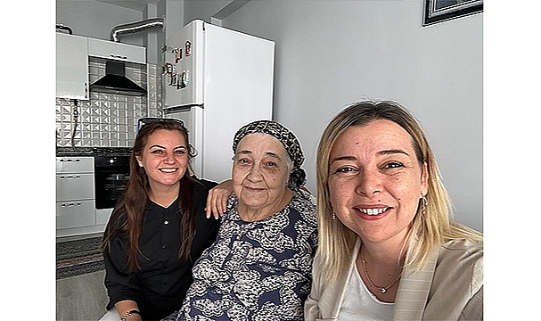 AK PARTİ'DEN YAŞLILAR GÜNÜ'NDE ZİYARET