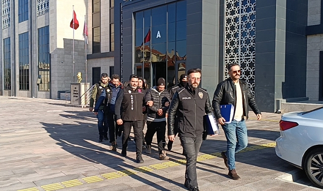 Jandarma Kılığına Giren Dolandırıcılara Şafak Operasyonu: 5 Şüpheli Yakalandı