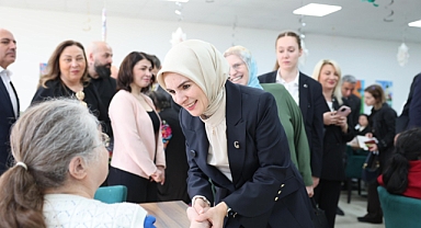 Almanya'nın çeşitli illerinden gelen gençlerle tecrübelerini paylaştı