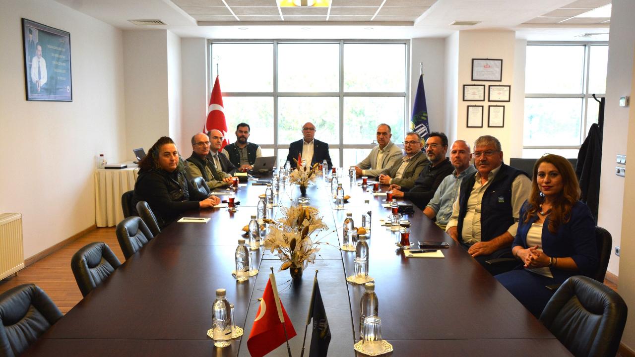 ÇANAKKALE TİCARET BORSASI’NDA "SÜS BİTKİLERİ İHRACAT POTANSİYELİ’NİN GELİŞTİRİLMESİ" TOPLANTISI GERÇEKLEŞTİRİLDİ.