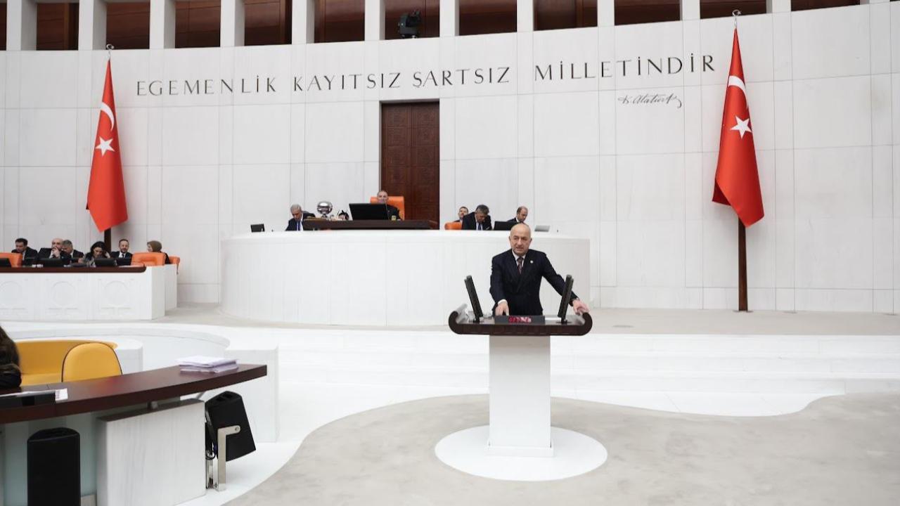 AK PARTİLİ GİDER’DEN 15 TEMMUZ MESAJI: “CUMHURBAŞKANIMIZIN DİRAYETİ, MİLLETİMİZİN CESARETİ İHANET GİRİŞİMİNİ BOZGUNA UĞRATTI”